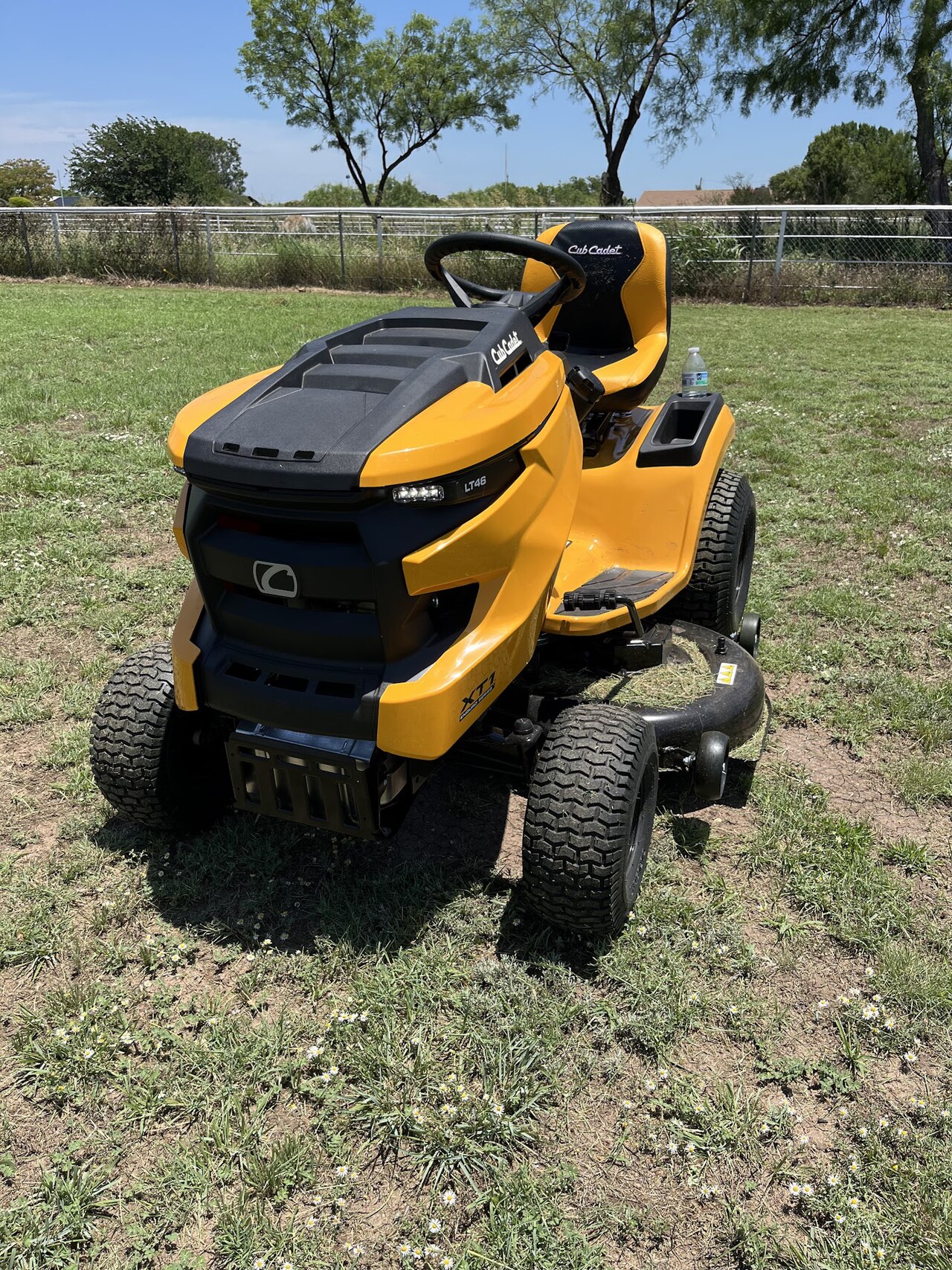 Cub Cadet XT1 LT46 Lawn Tractor