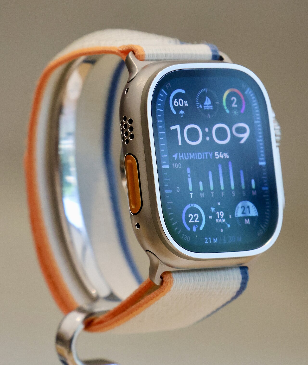 Apple Watch Ultra 2 (GPS + Cellular, 49mm)